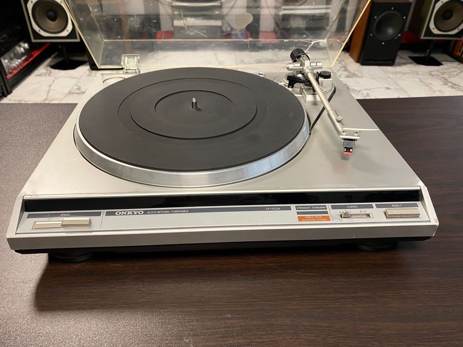 Добър грамофон Onkyo