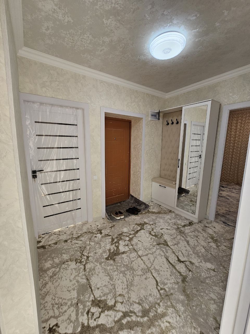 Дёшево продаётся квартира в районе МИКРОРАЁН 4 КОМНАТНАЯ