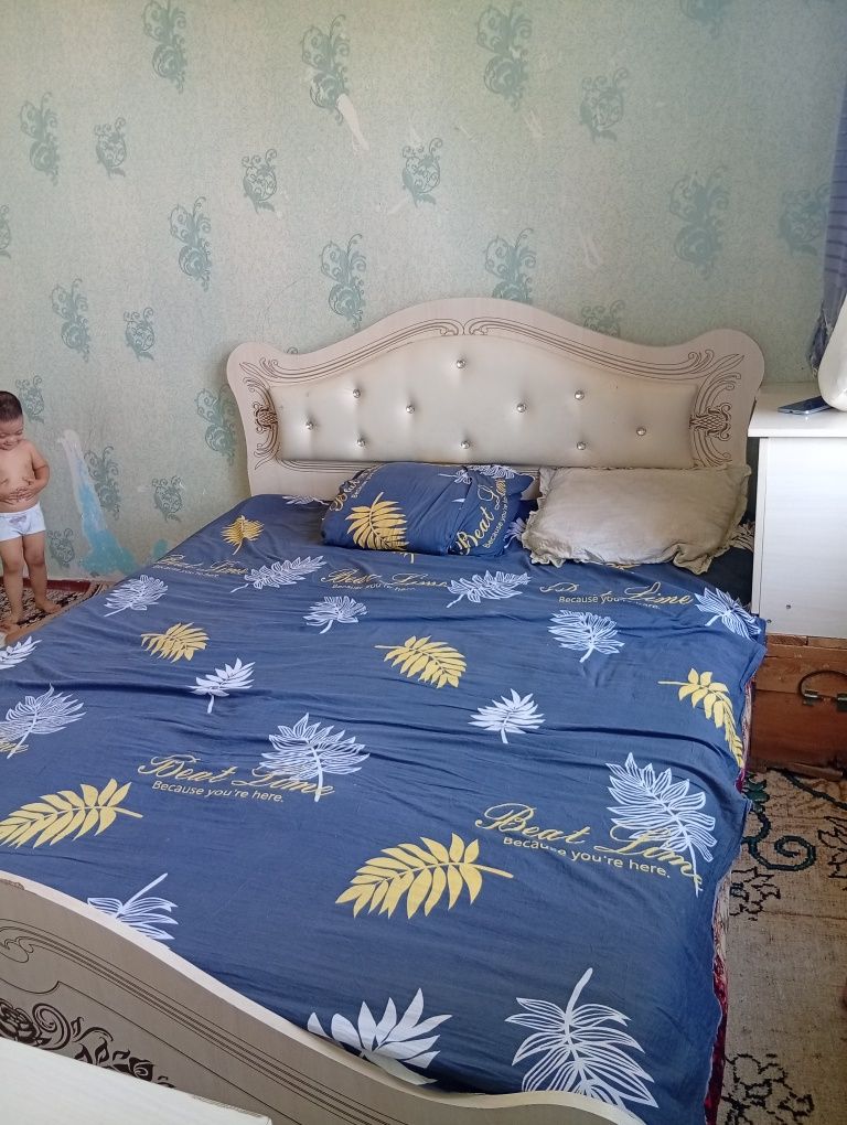 Прадаю спальный гарнитур не дорога
