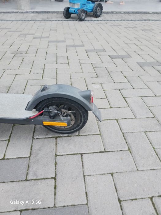 Vând trotineta electrica