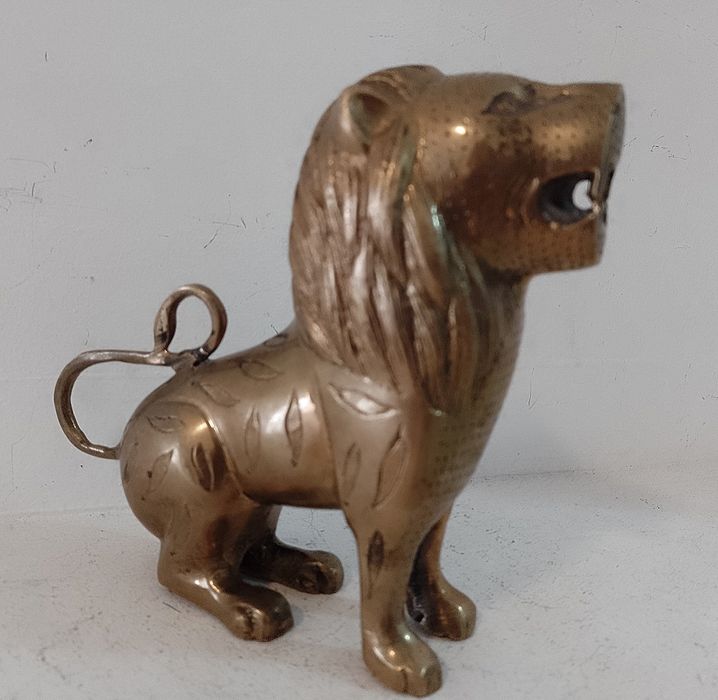 Sculptura deosebita leu din bronz