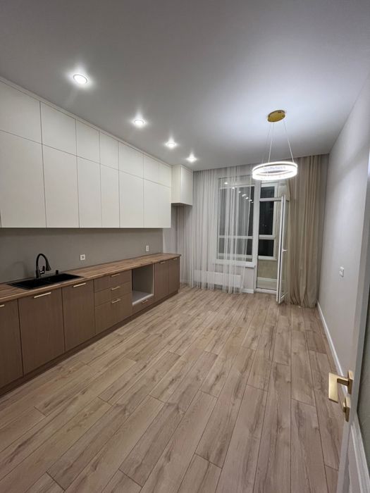 Срочно ЖК ElEVEN  продам двухкомнатную квартиру полноценную