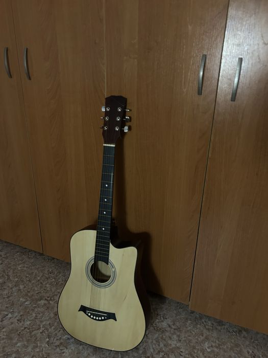 Продам гитару город Караганда