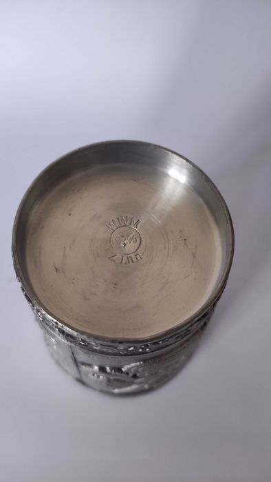 Лот от релефен калай в много добро състояние