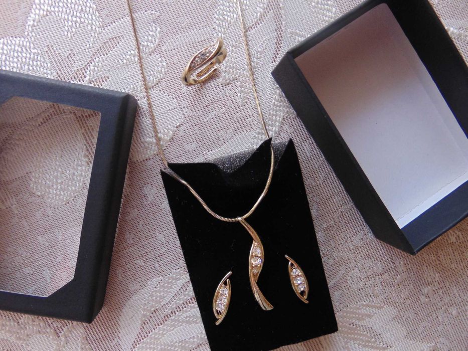 Бижута, колиета, гривни, обеци