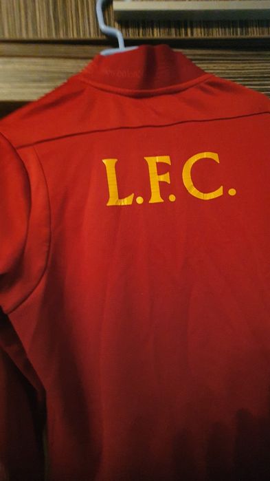 Комплект горнище и тениска на Ливърпул