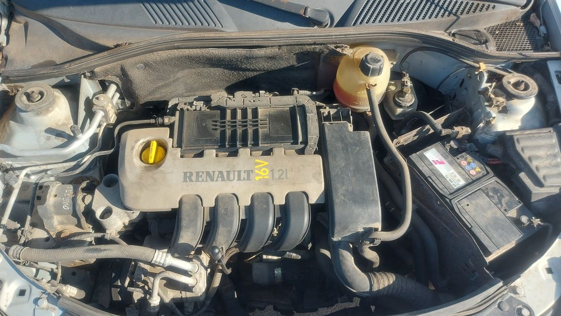 Renault Clio 2001 година