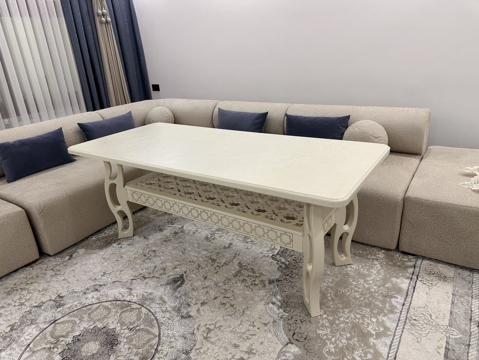 Стол обеденный новый использовался пару месяцев