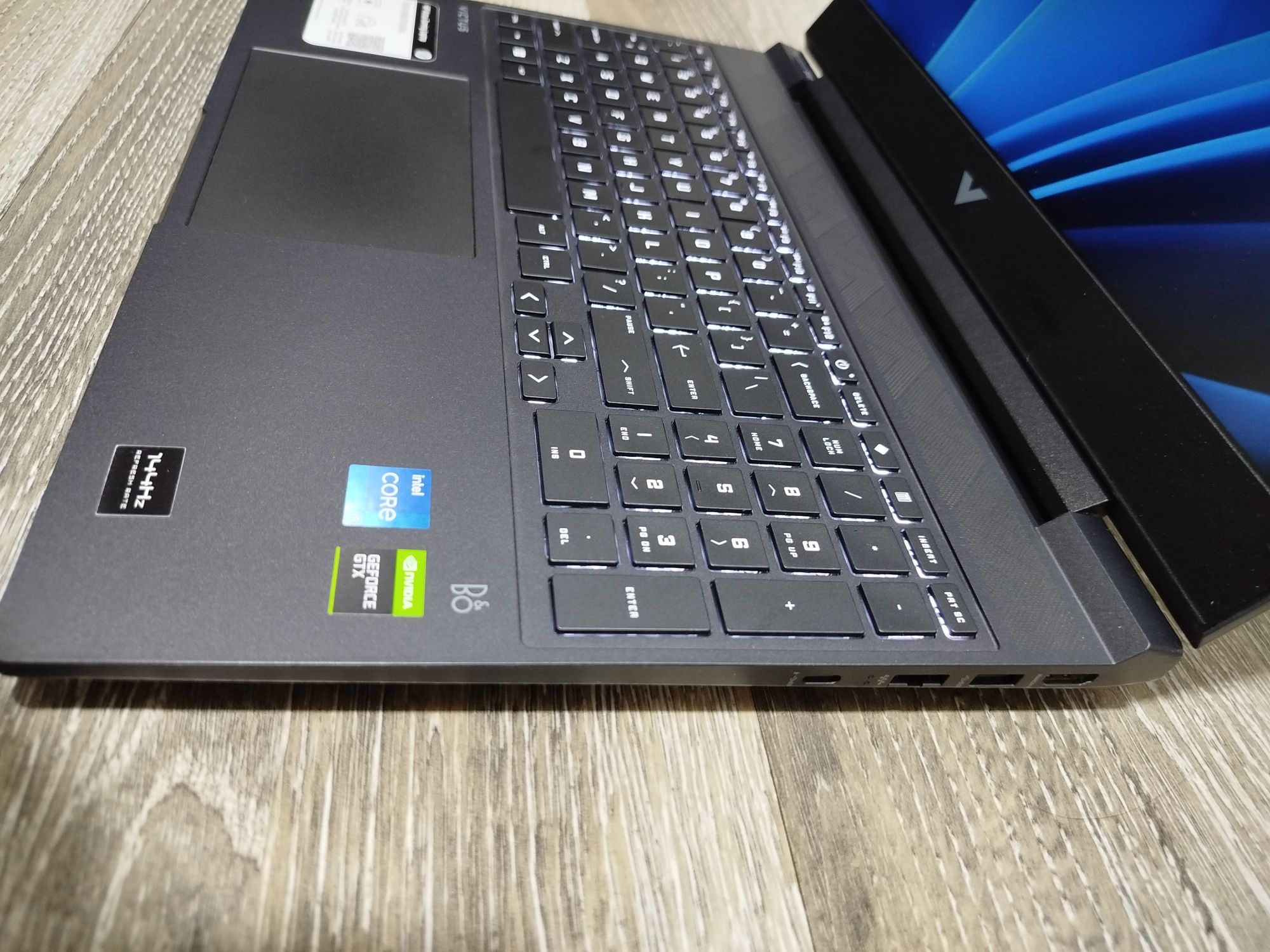 Hp Victus igravoy noutbuk sotiladi