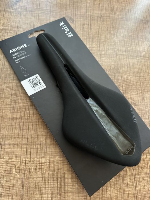 Sa Fizik Arione R1 open brate carbon ca si noua