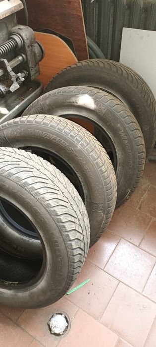 Продавам зимни гуми 215/65/16