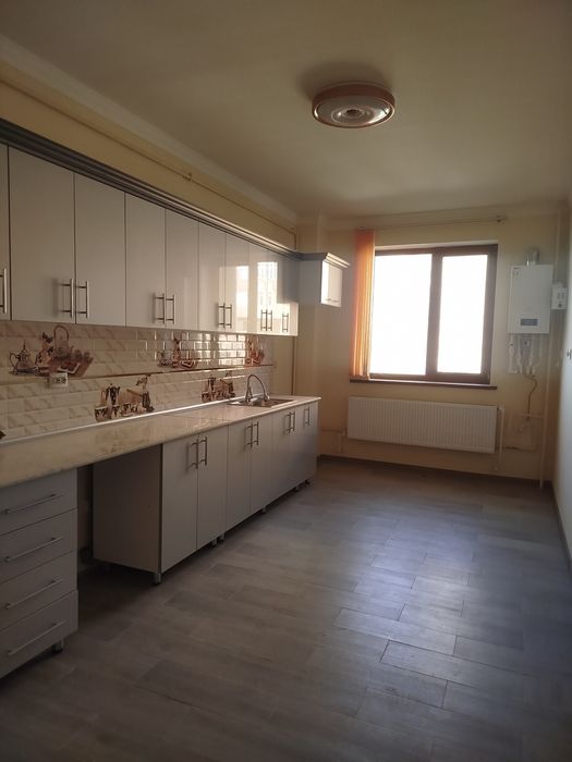 Ijaraga kvartira beriladi Sagdiyana Met kollej  olda 1 xona 3 etaj