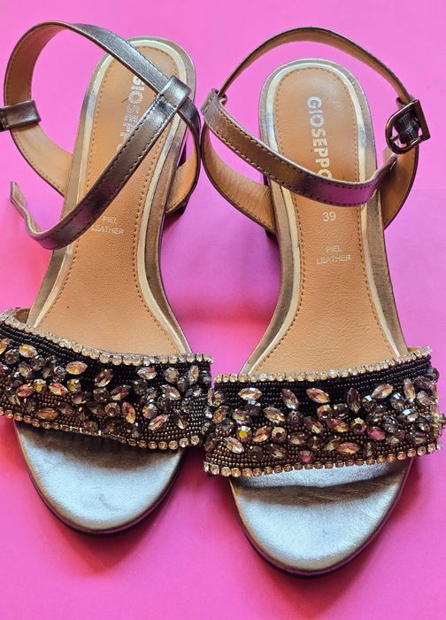 Gioseppo сандали с камъни в сребро - 39 размер