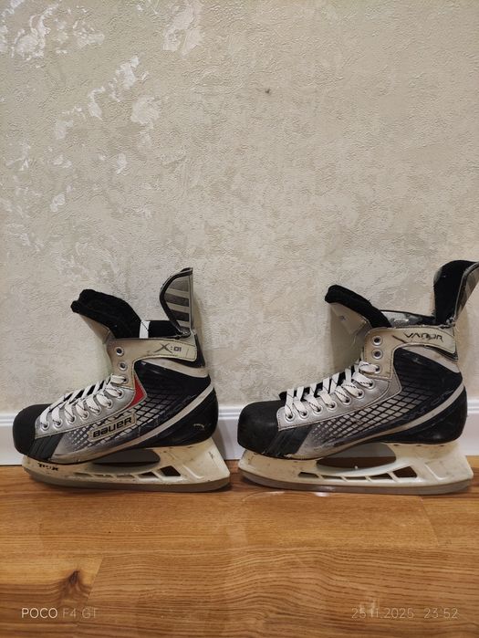 Продам хоккейные коньки Bauer