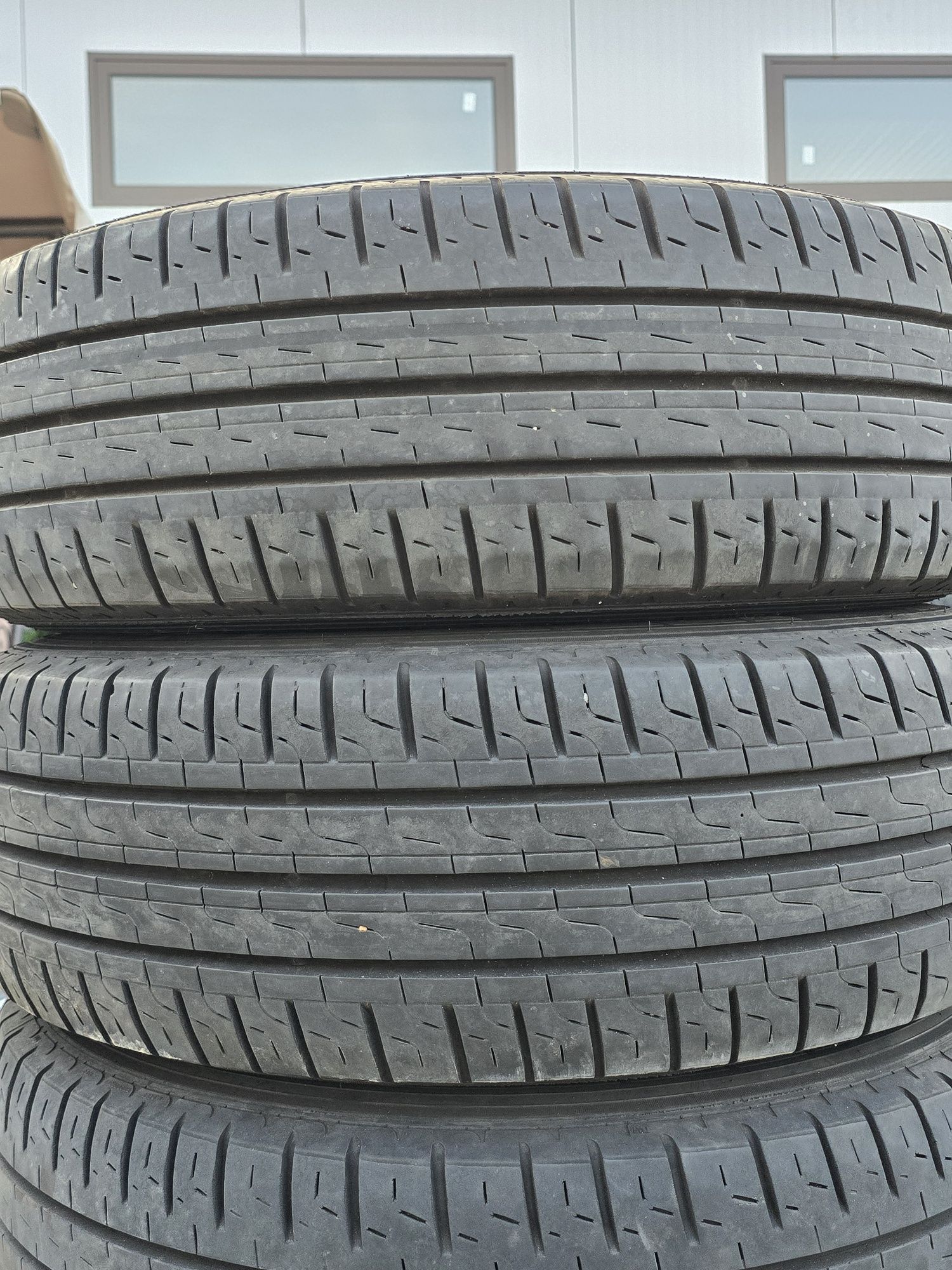4 Броя Бусови Гуми 215/70/15C 2x8,2mm 2x7,5mm
