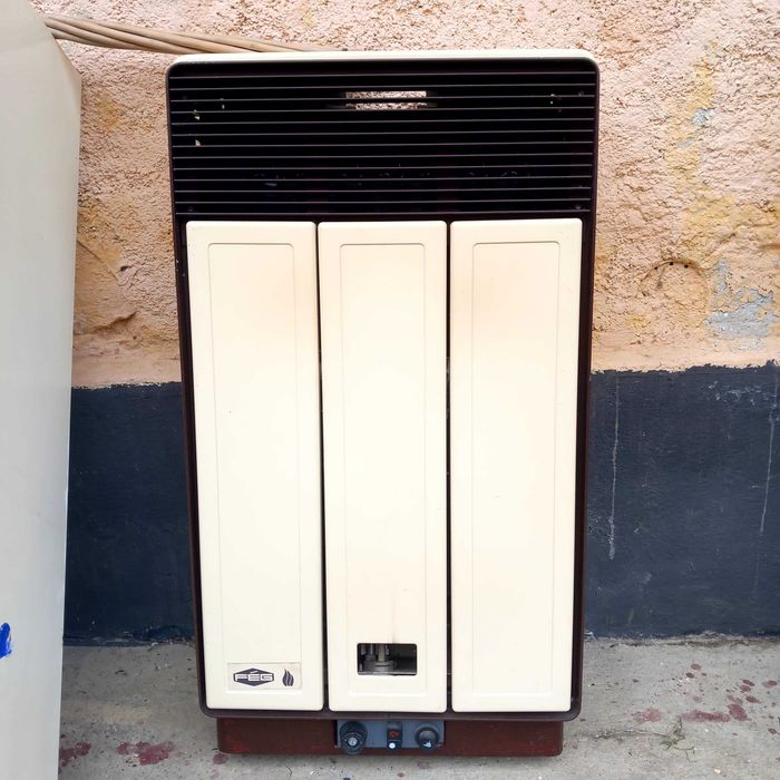 Un iunkers si un incalzitor pe gaz