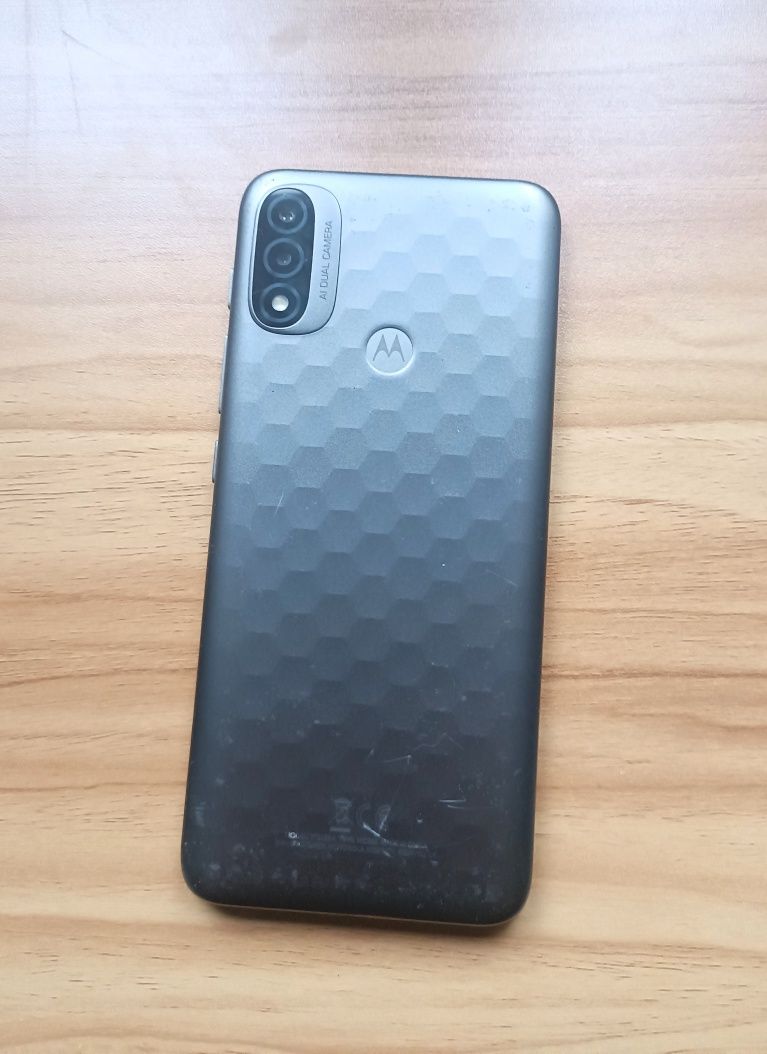 Motorola - e 20.