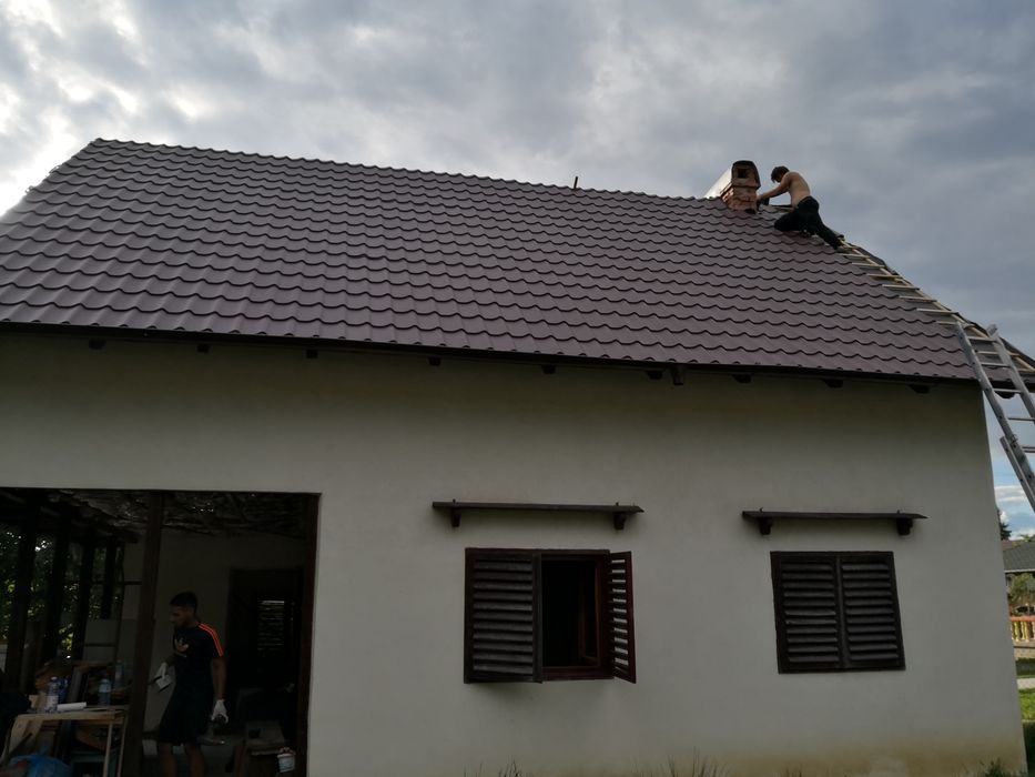 Montaj acoperis construcții velux tigla metalica bilka