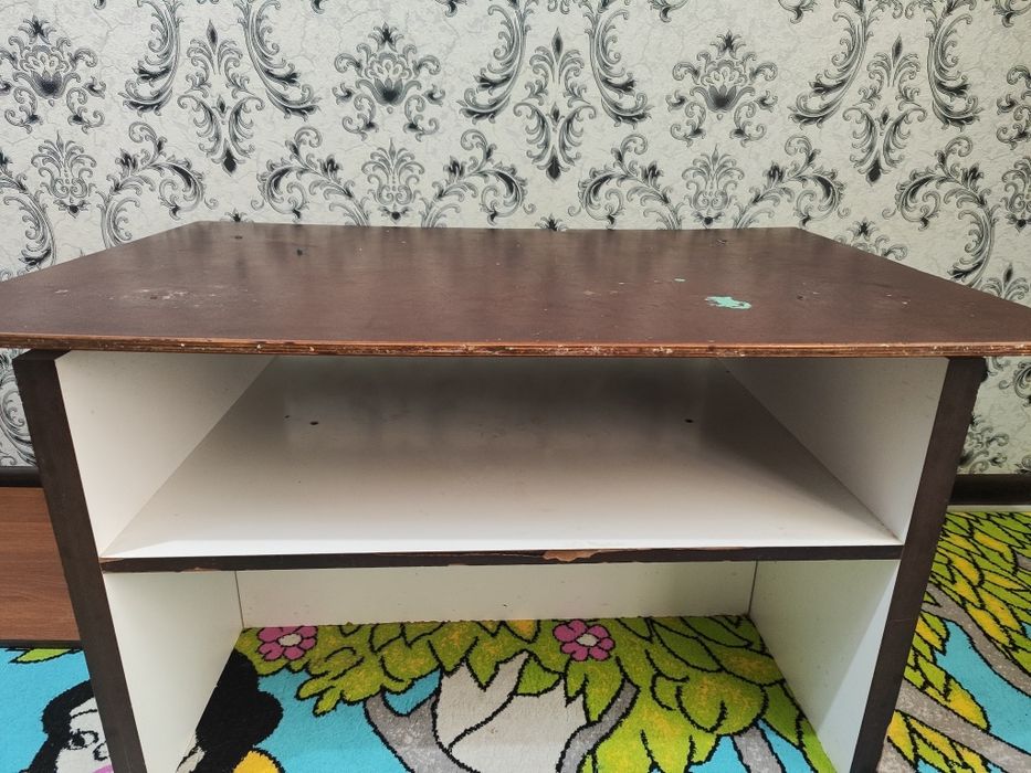 Продается обеденный стол