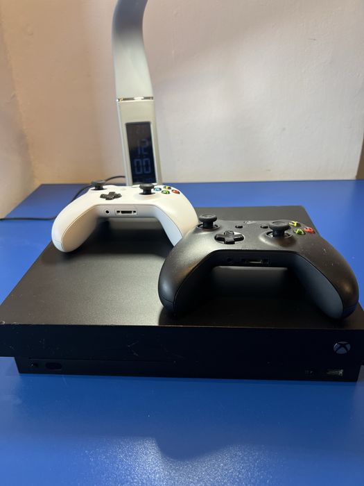 XBOX One X 2 manete