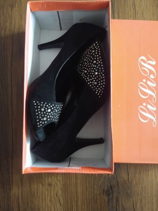 Дамски високи обувки