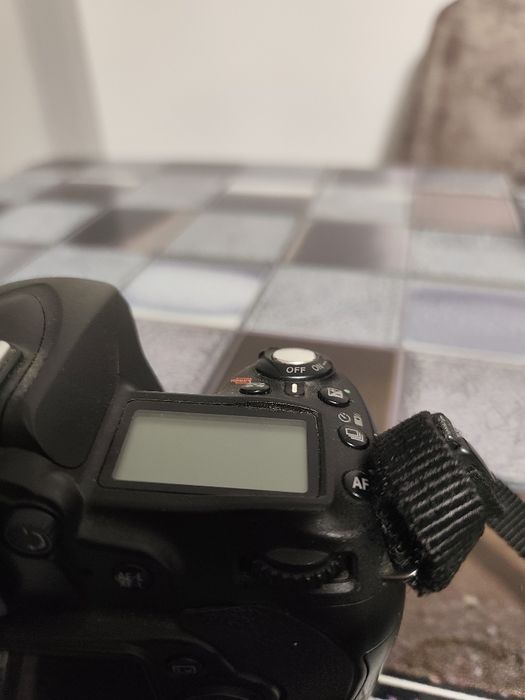 NIKON D90 + obiectiv AF-S 18-105mm