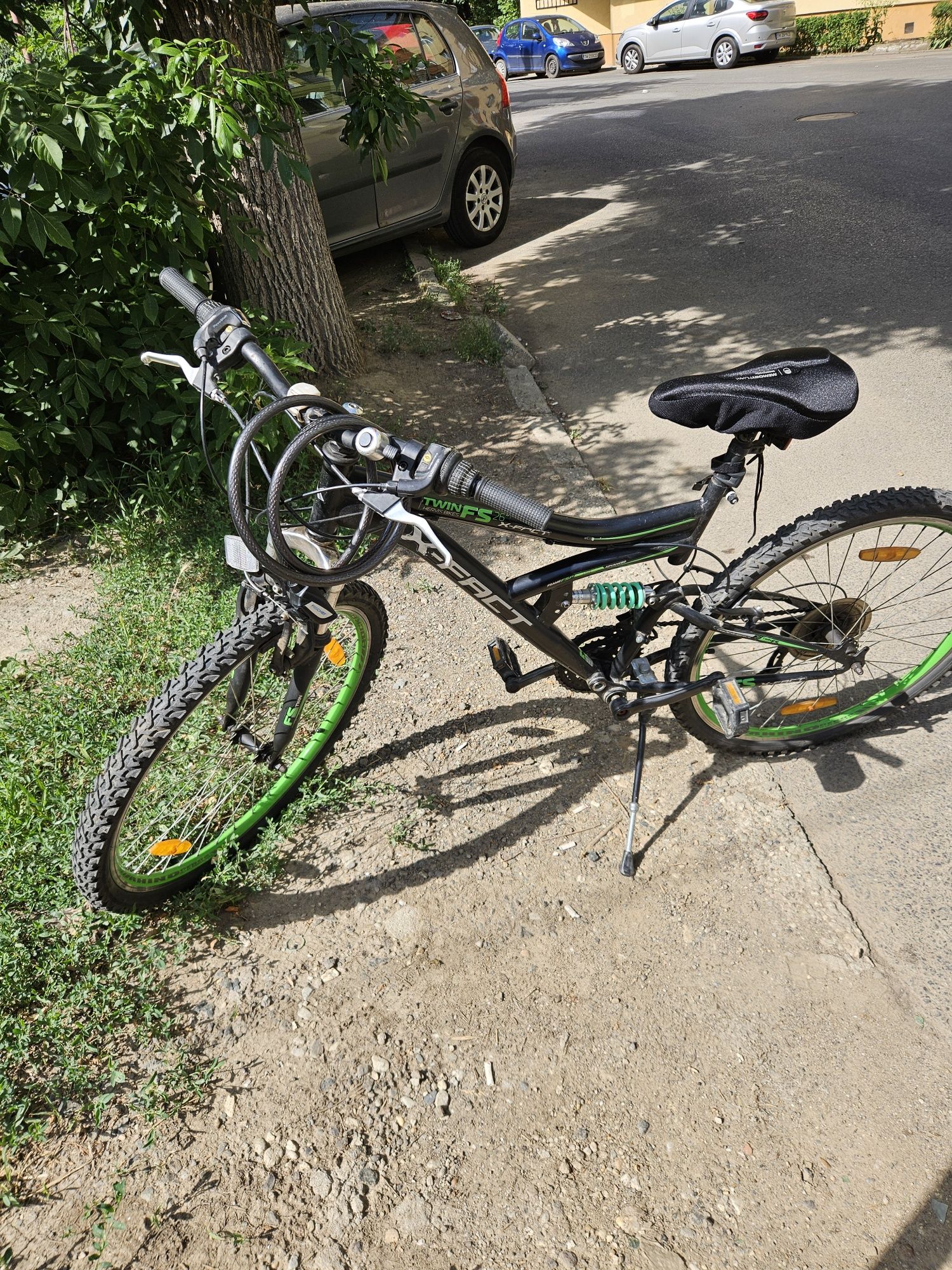 Vând bicicleta x-fact