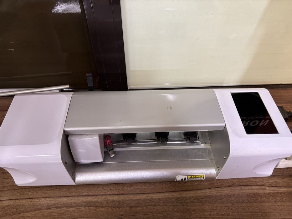 Плоттер для защитной пленки на телефон