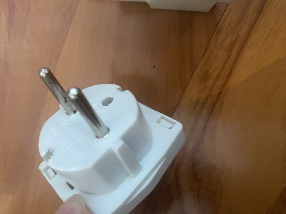 Adaptoare Travel Smart by Conair 1875W Converter and Adapter Set.