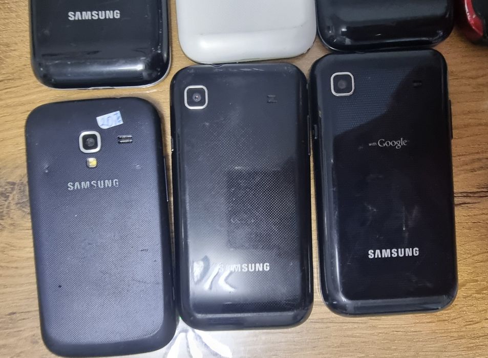 Телефон Samsung Galaxy S