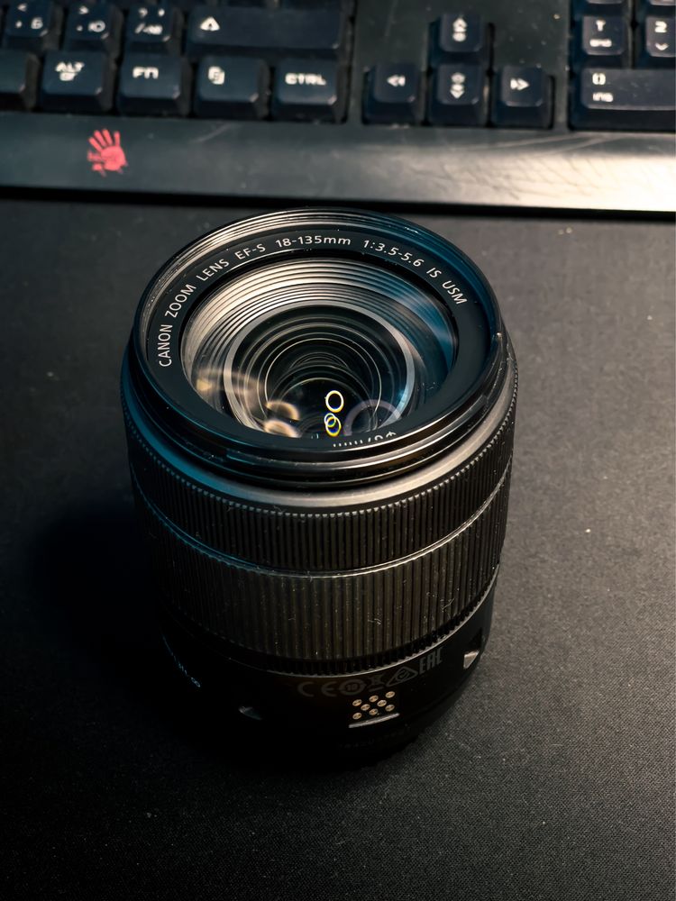 Зеркальный фотоаппарат Canon EOS 80D + китовый объектив EF-S 18-135mm