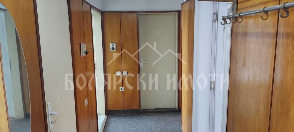 Продава се Четиристаен апартамент в Велико Търново, Център - 122 кв.м за 1107 €/кв.м - Снимка #7