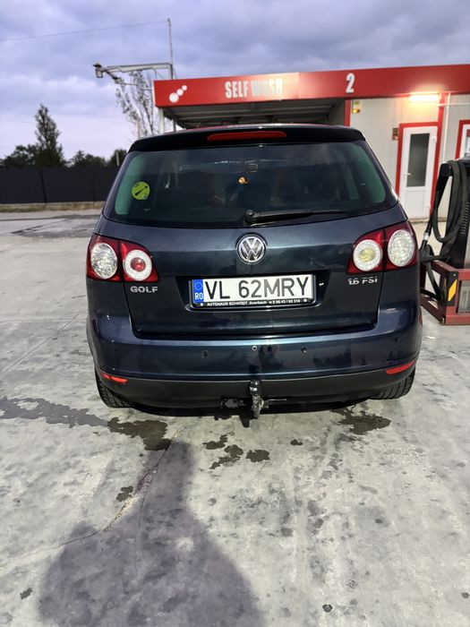 Vând golf 5 plus,sau schimb