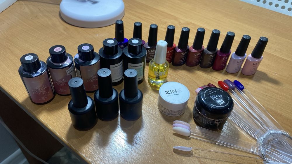 Базы, гель лаки для маникюра