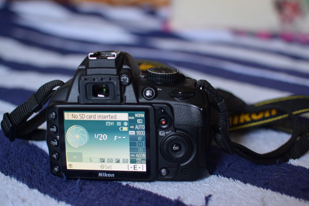 Nikon D3100 + 18-70mm + accesorii