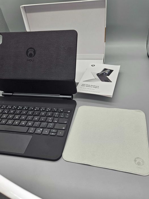 Магнитен кейс с клавиатура и тъчпад за iPad Pro 11″ iPad Air 10.9″–11″