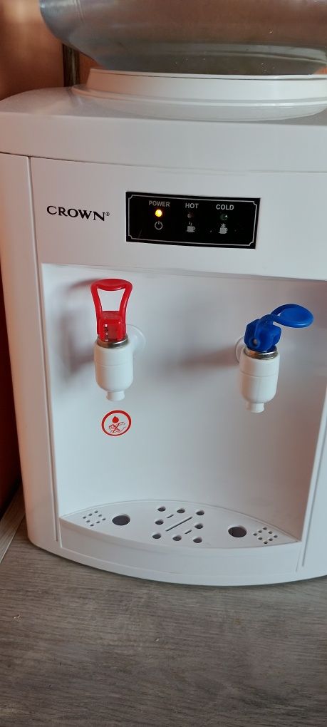 Диспесър за вода Crown