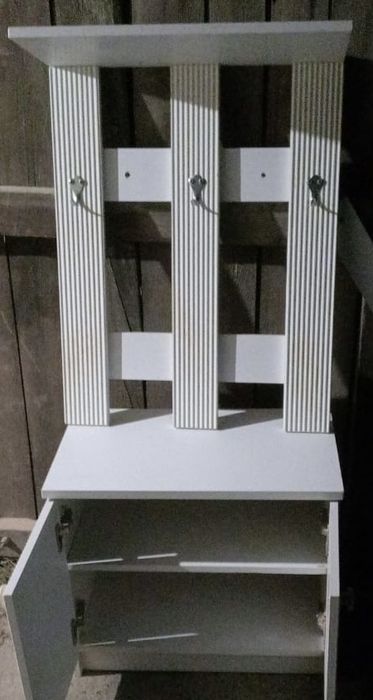 Продам НОВУЮ компактную прихожую из материала МДФ с обувницей