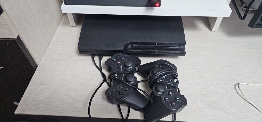 Vand Ps3 complet + jocuri