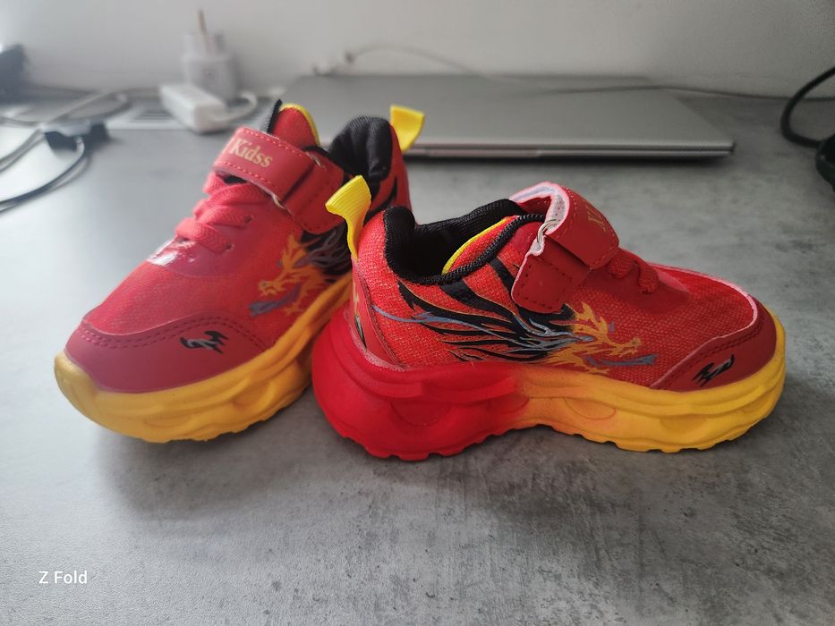 Adidași Cu luminițe 20-21