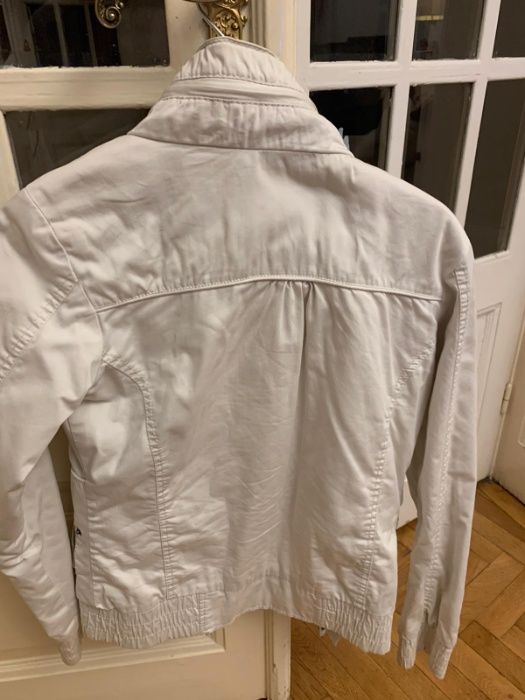 Geaca de primavara/toamna Bershka, ivory