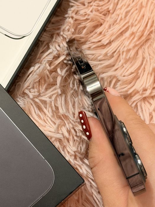 Iphone 13 pro 256 gb + зарядно с адаптер