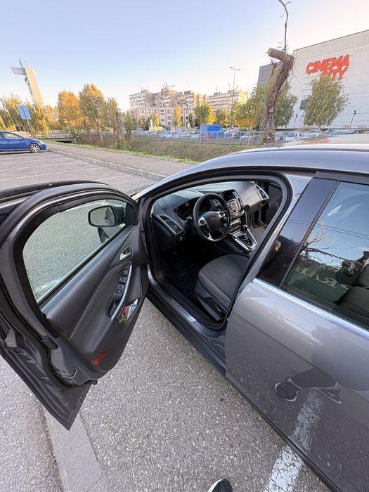 Ford Focus 3 Sedan  1.6 TDCI 95 CP  2011