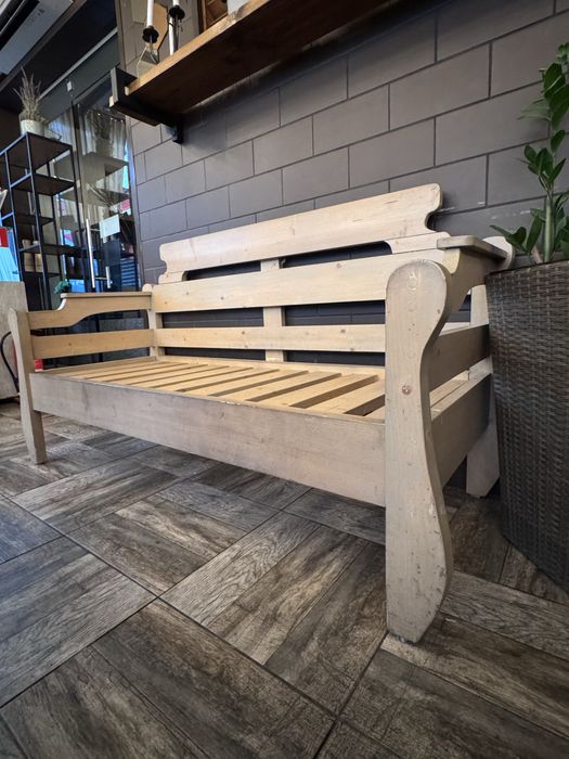 Масивни градински дивани