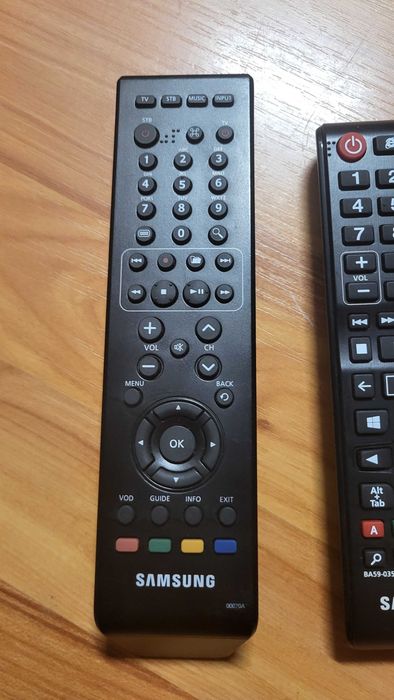 Samsung Telecomanda fuctionala 40 lei buc