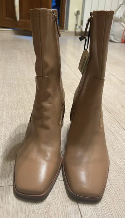 Ghete din piele, Uterque by Massimo Dutti