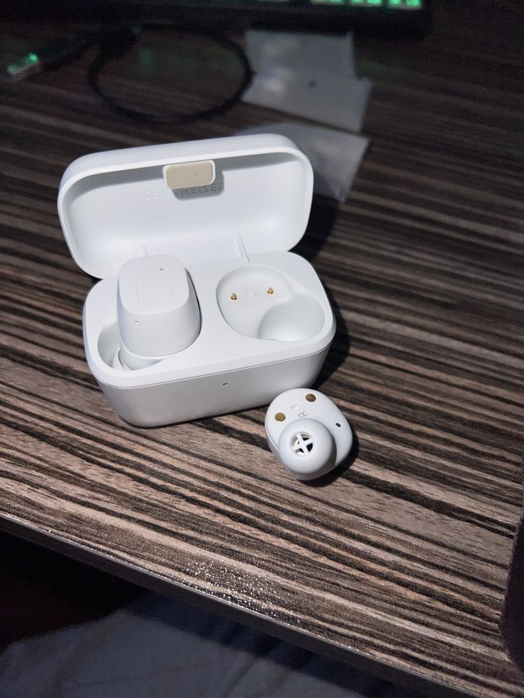 Sennheiser безжични слушалки