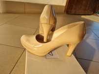 Pantofi crem,Clarks, piele naturală lăcuită, comozi, mărime 37