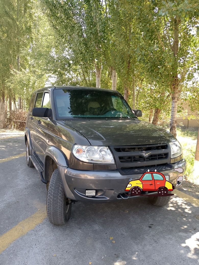 Uaz patriot avtomobil