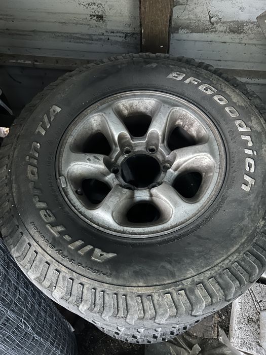 Jante aluminiu L200  R15 cu cauciucuri 31x10.5x15